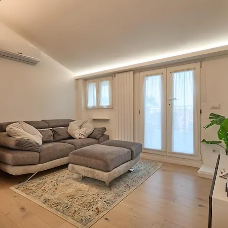 S&m - Penthouse With Terraces In Appartamento Milano